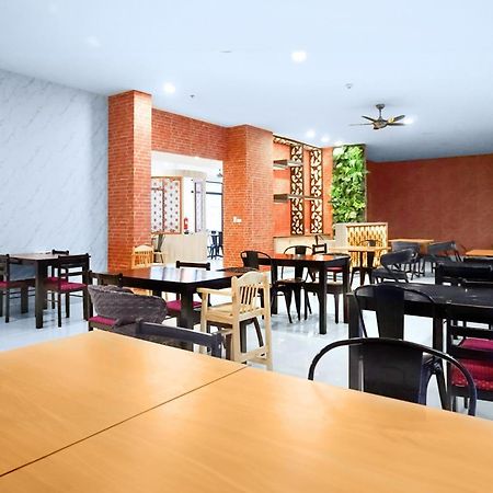 Phoenix Hotel Karon Beach Exterior photo