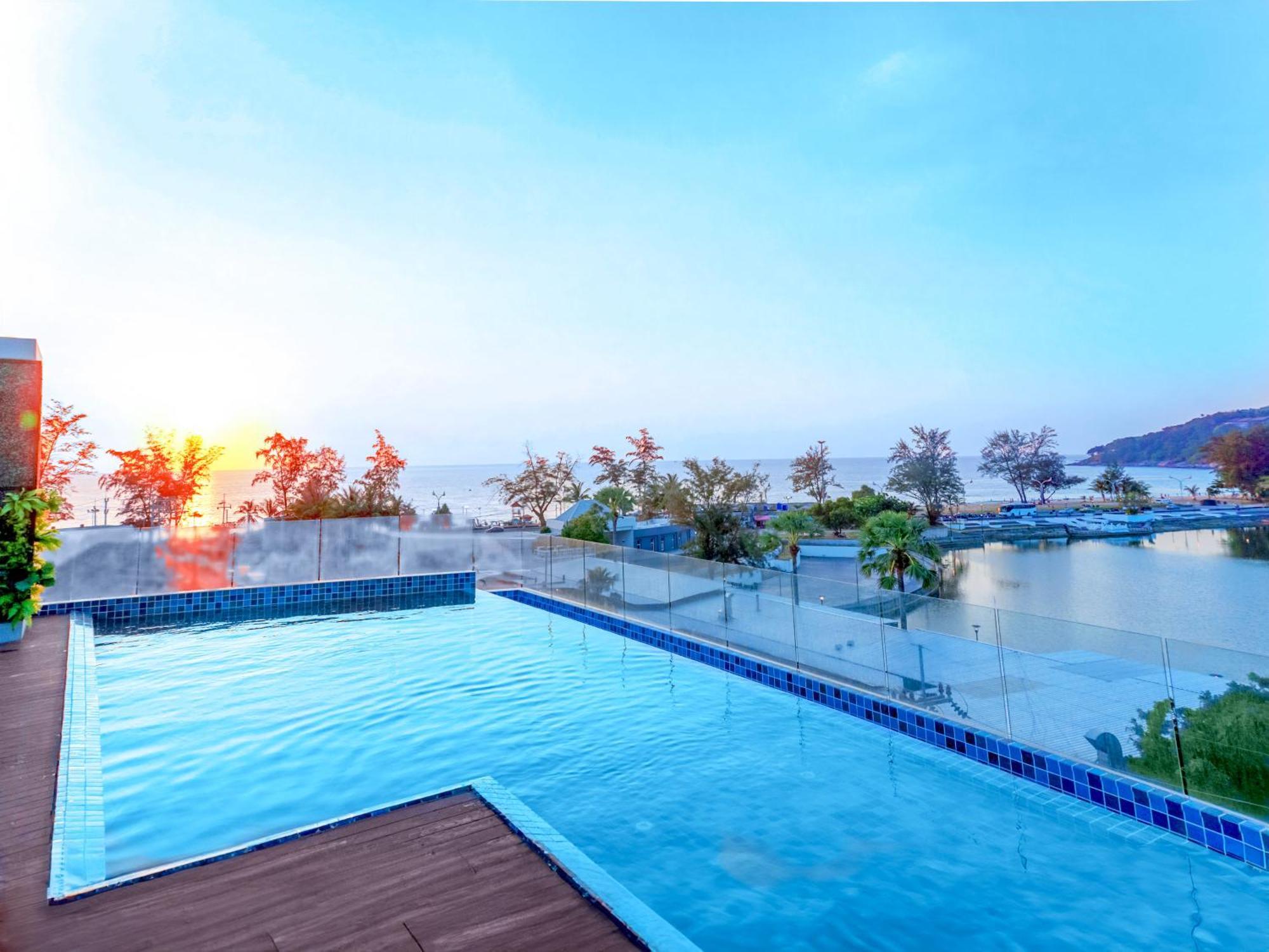 Phoenix Hotel Karon Beach Exterior photo
