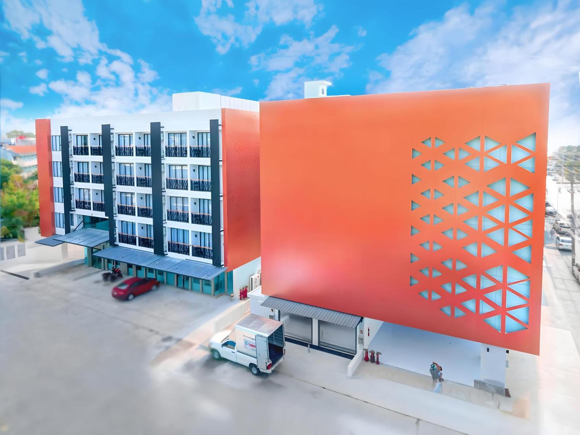 Phoenix Hotel Karon Beach Exterior photo
