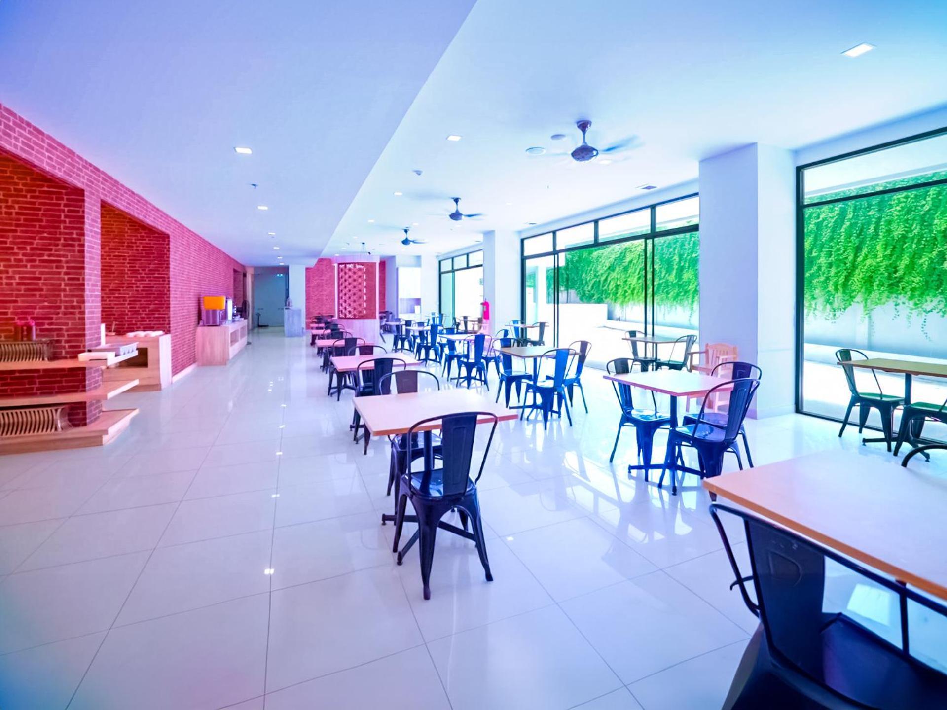 Phoenix Hotel Karon Beach Exterior photo